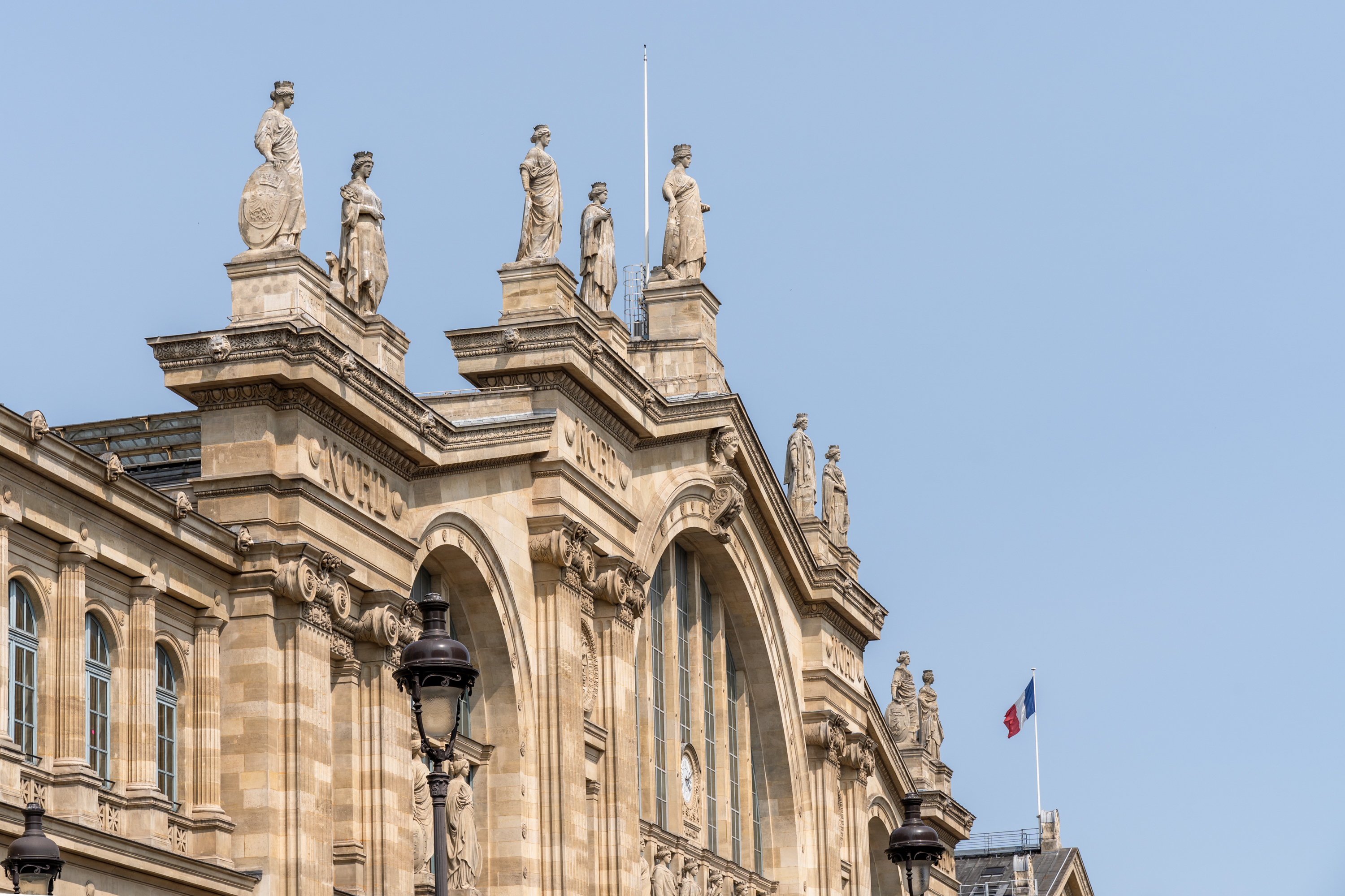 Visuel du haut de la façade de la gare de Paris Gare du Nord