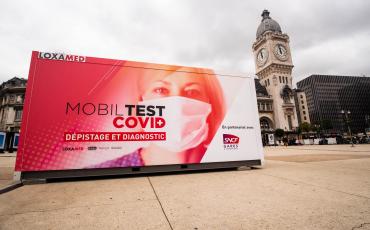 Box MobilTest sur le Parvis de Paris gare de Lyon