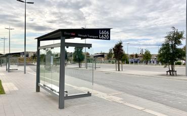 Vision de l&#039;arrêt gare routière situé sur le parvis Sud 