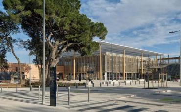 Vision de la gare de Nîmes Pont-du-Gard