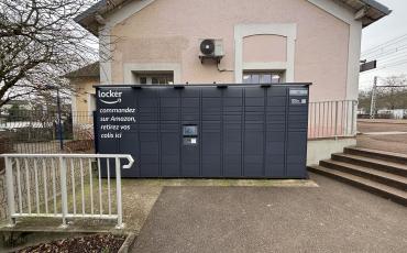 Amazon locker