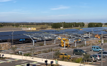 Pose de panneaux photovoltaïques (Parking longue durée) 