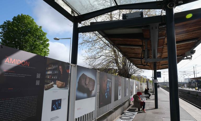 Panneaux de l&#039;exposition DIM en gare de La Courneuve