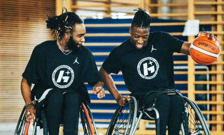 Joueurs de basket parasport