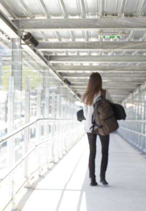 Une cliente en gare